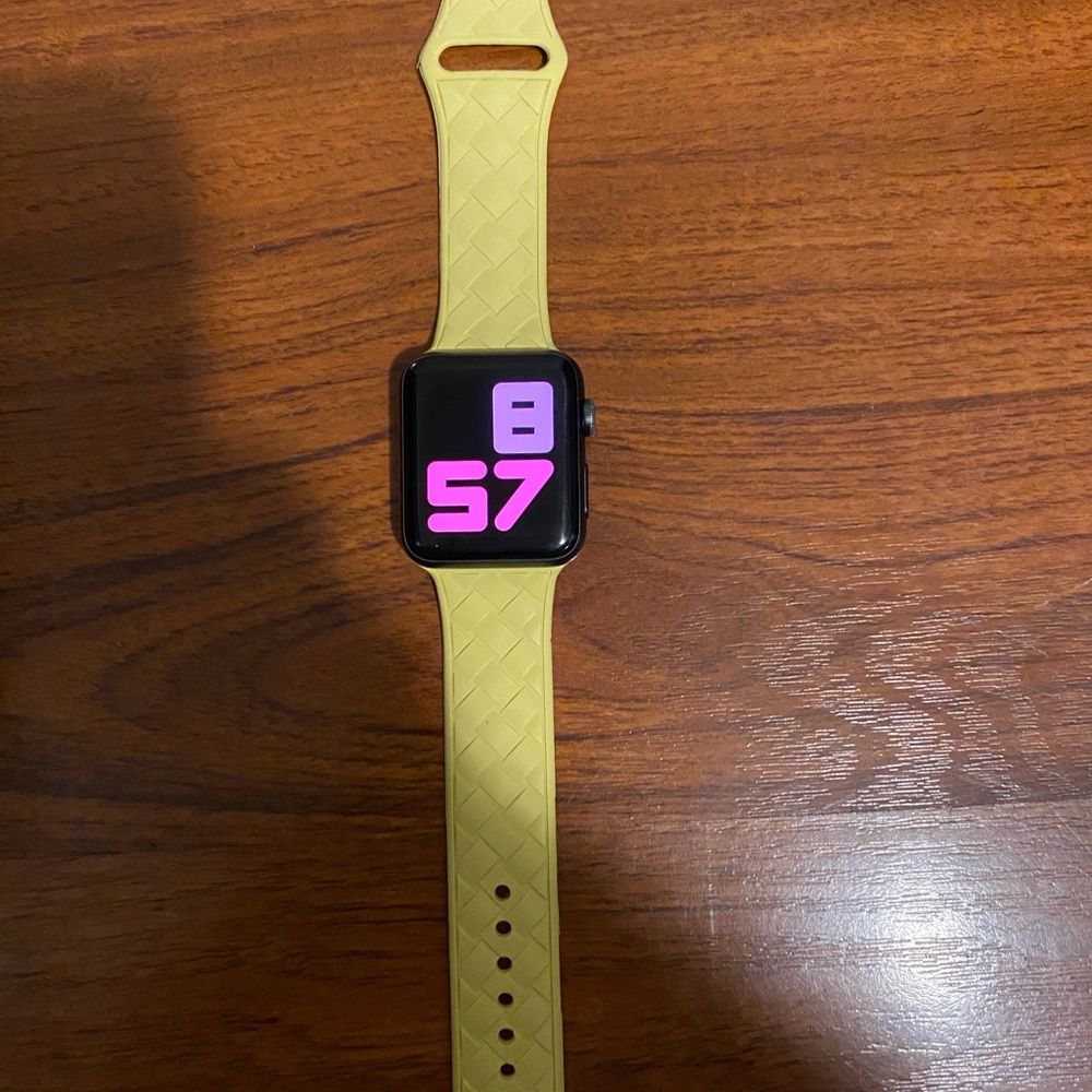 Apple Watch - Picture 2 of 2